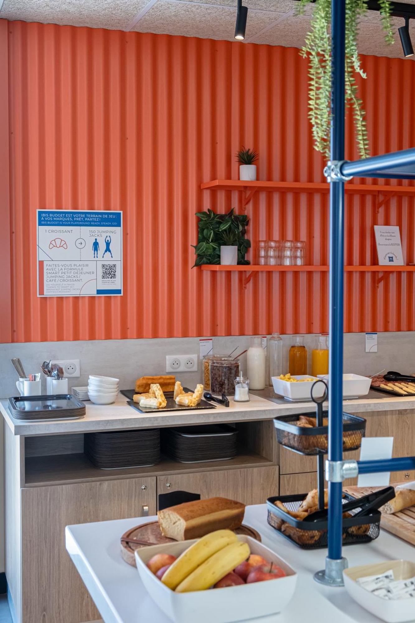 Ibis Budget Toulouse Labege Bagian luar foto