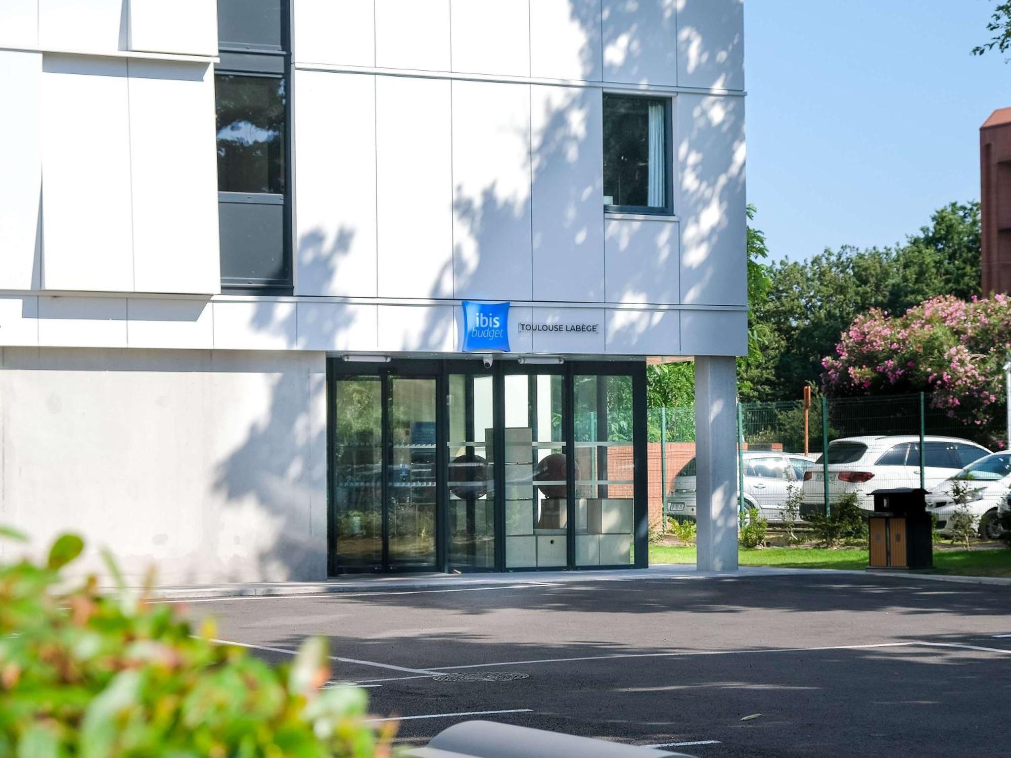 Ibis Budget Toulouse Labege Bagian luar foto