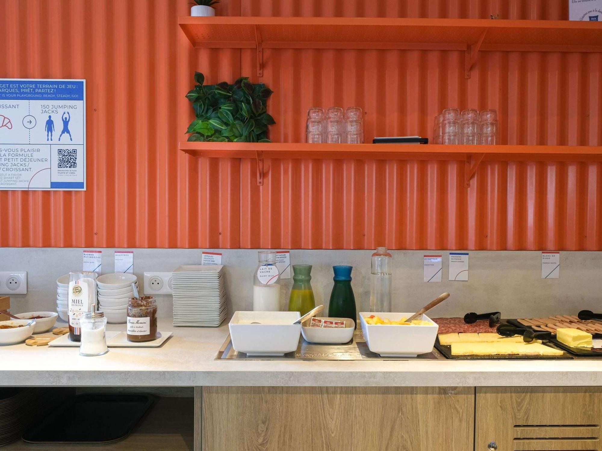 Ibis Budget Toulouse Labege Bagian luar foto