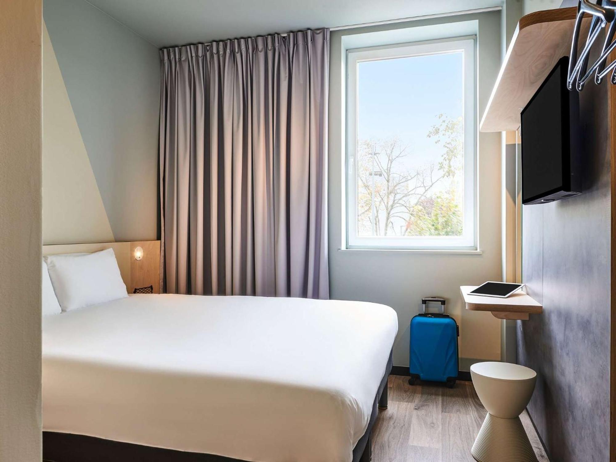 Ibis Budget Toulouse Labege Bagian luar foto